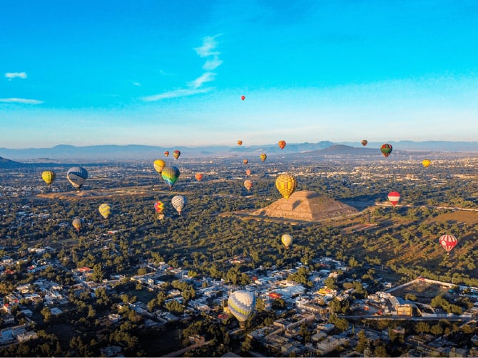 Teotihuacán + Hot Air Balloon