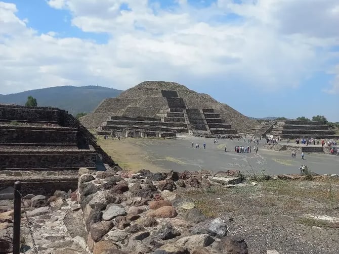 Guided Teotihuacán Tour with Local Expert